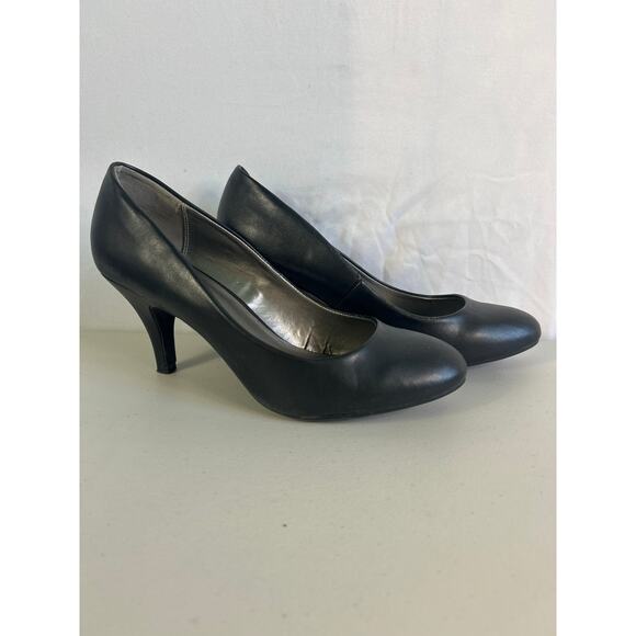 Heels - Picture 1 of 7